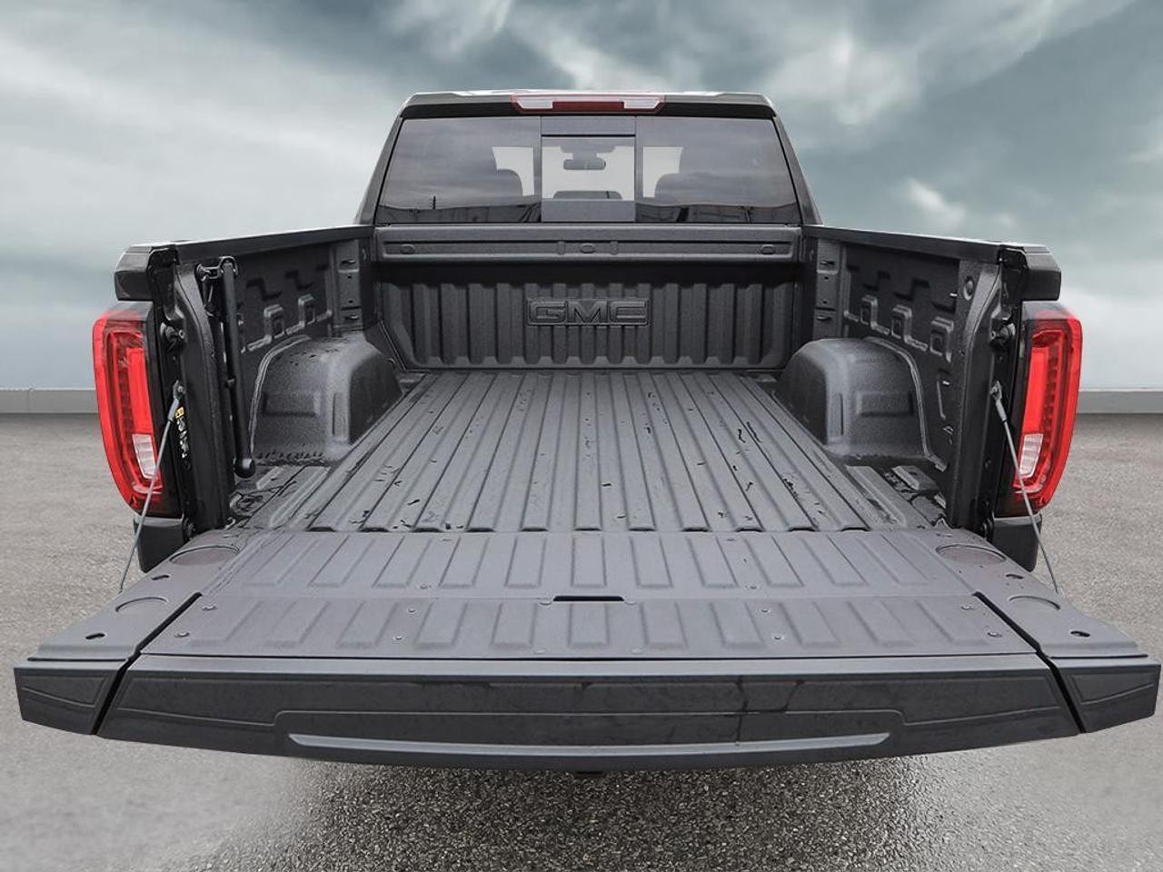 2026 GMC Sierra 1500 Crew Cab Standard Box 4-Wheel Drive SLT Photo