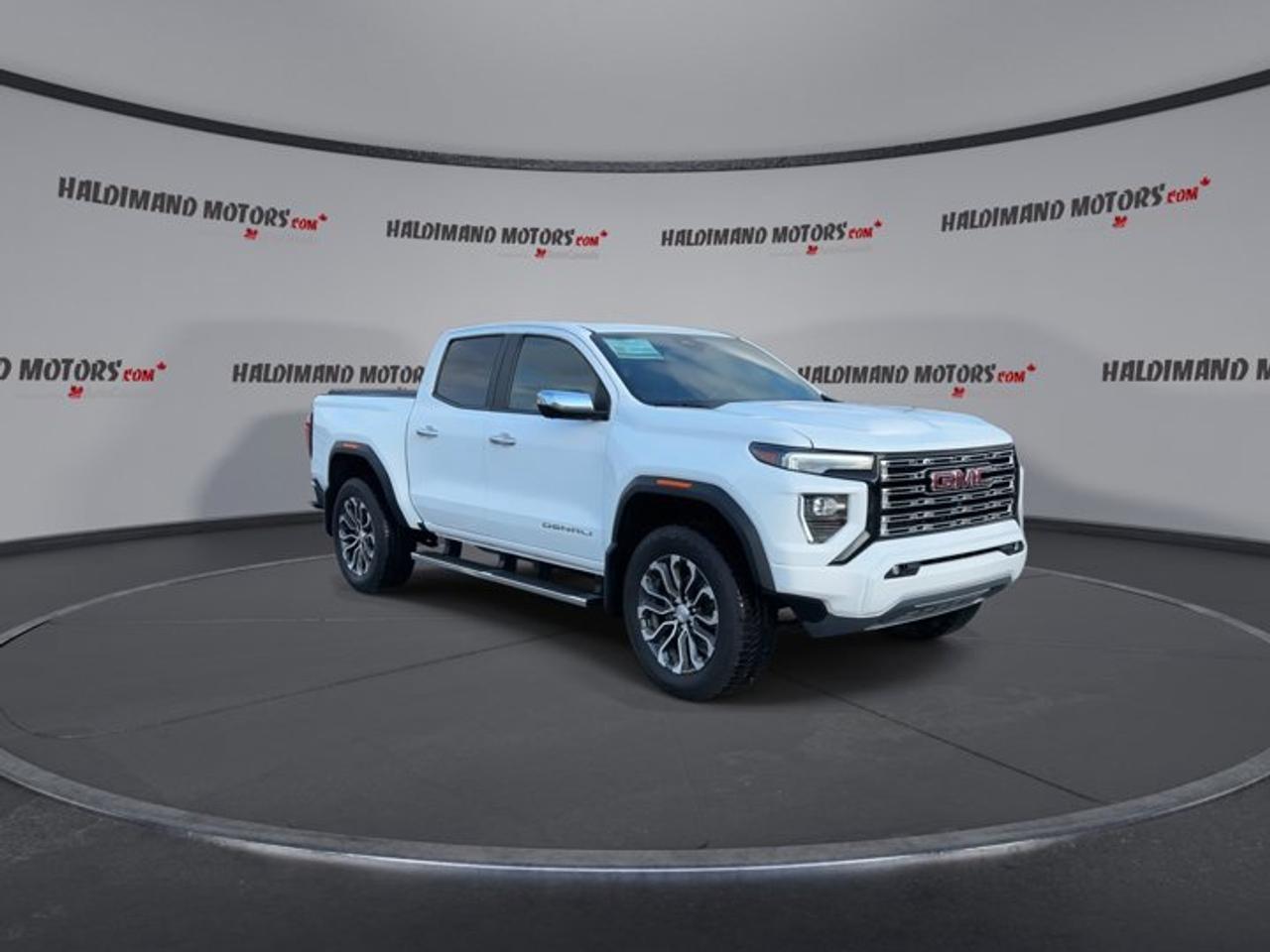 2023 GMC Canyon Denali Crew Cab 5' Box 4WD | No Accidents | Leather Seats Photo