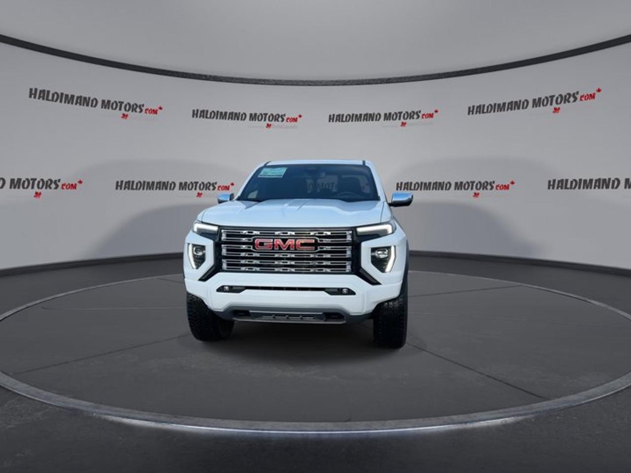 2023 GMC Canyon Denali Crew Cab 5' Box 4WD | No Accidents | Leather Seats Photo