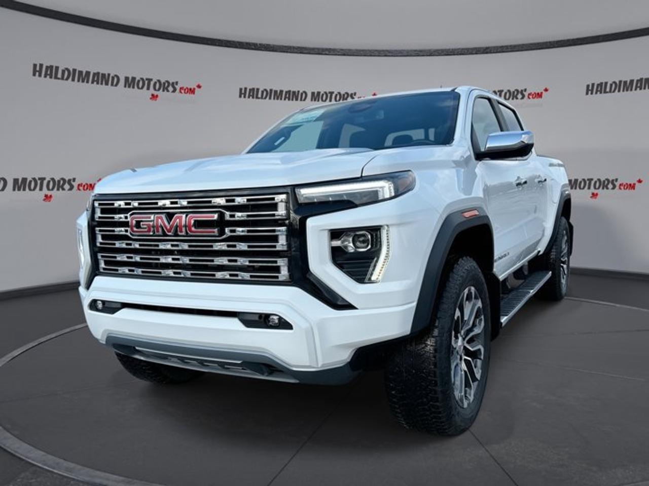 2023 GMC Canyon Denali Crew Cab 5' Box 4WD | No Accidents | Leather Seats Photo