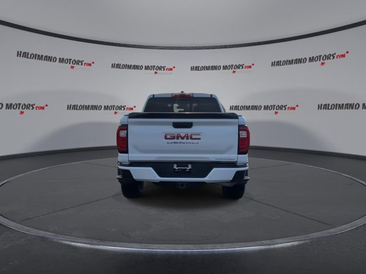 2023 GMC Canyon Denali Crew Cab 5' Box 4WD | No Accidents | Leather Seats Photo