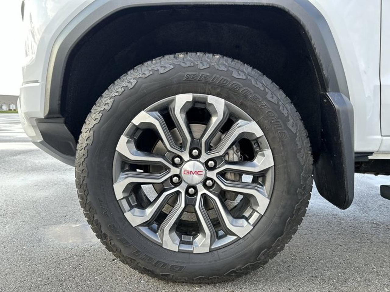 2023 GMC Canyon Denali Crew Cab 5' Box 4WD | No Accidents | Leather Seats Photo