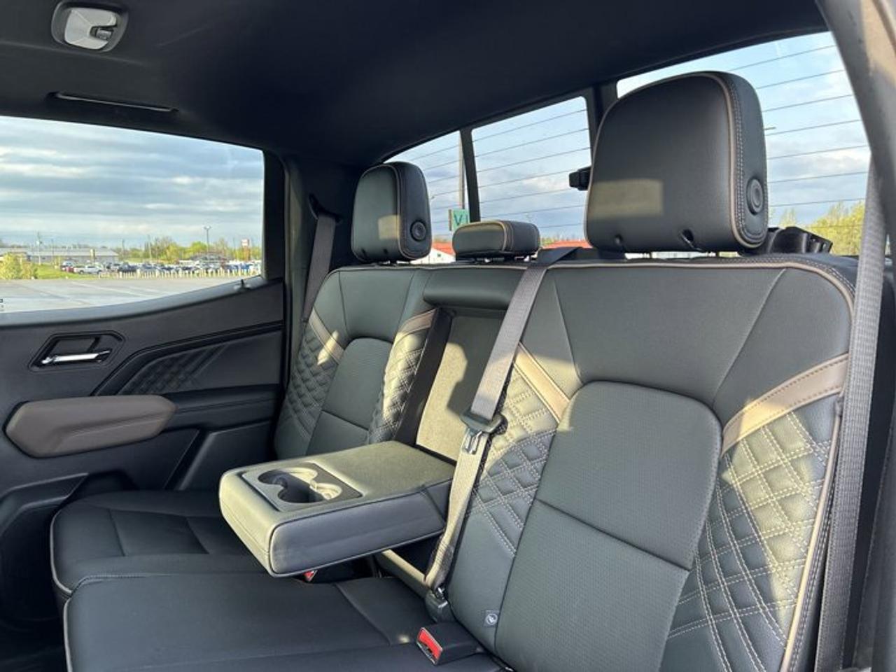 2023 GMC Canyon Denali Crew Cab 5' Box 4WD | No Accidents | Leather Seats Photo