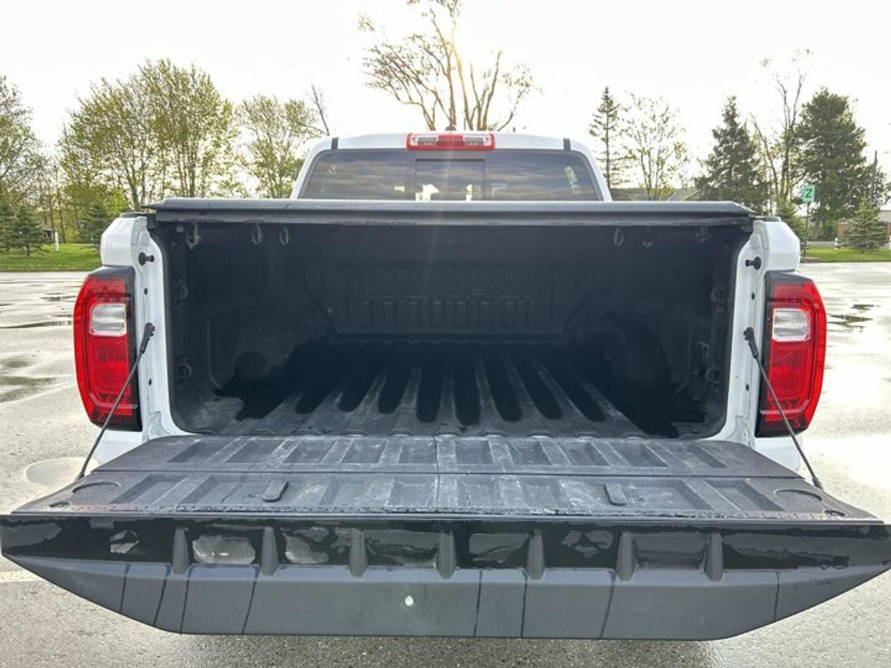 2023 GMC Canyon Denali Crew Cab 5' Box 4WD | No Accidents | Leather Seats Photo