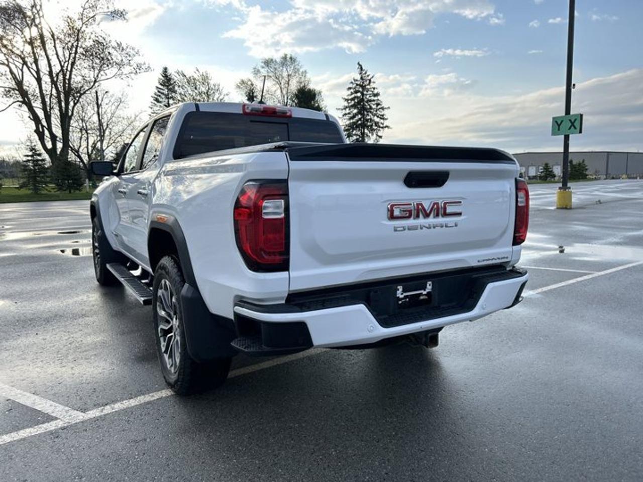 2023 GMC Canyon Denali Crew Cab 5' Box 4WD | No Accidents | Leather Seats Photo