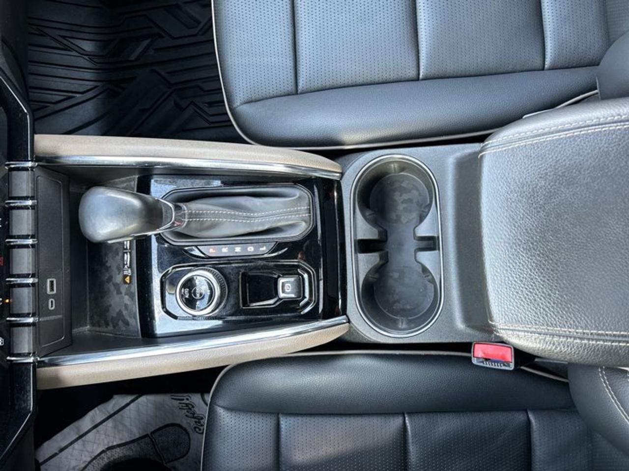 2023 GMC Canyon Denali Crew Cab 5' Box 4WD | No Accidents | Leather Seats Photo