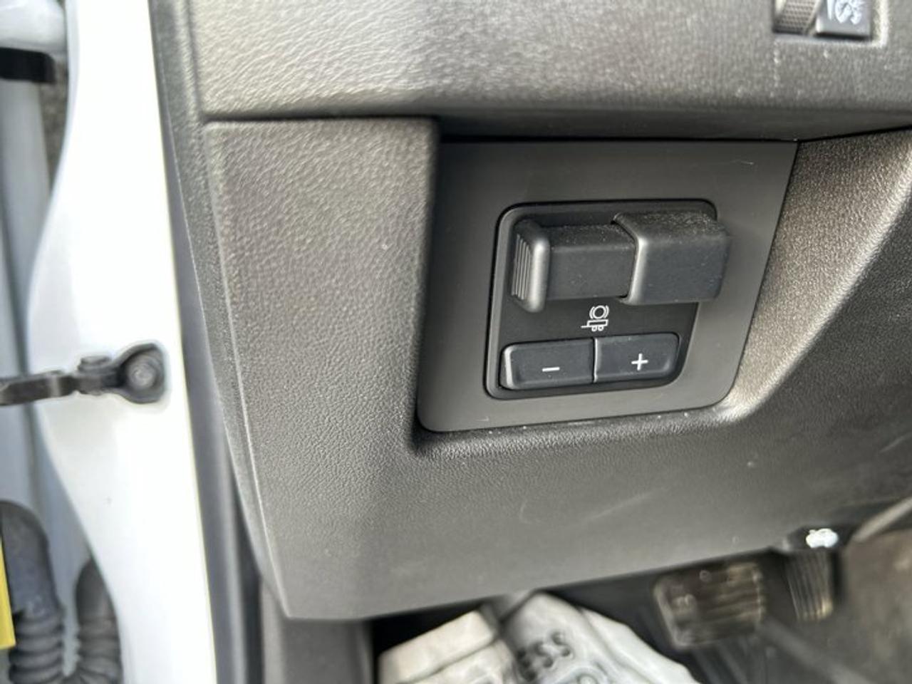 2023 GMC Canyon Denali Crew Cab 5' Box 4WD | No Accidents | Leather Seats Photo