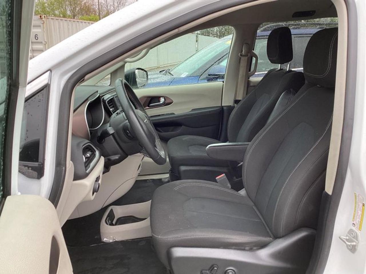 2024 Dodge Grand Caravan SXT 2WD | No Accidents | Heated Steering Photo2