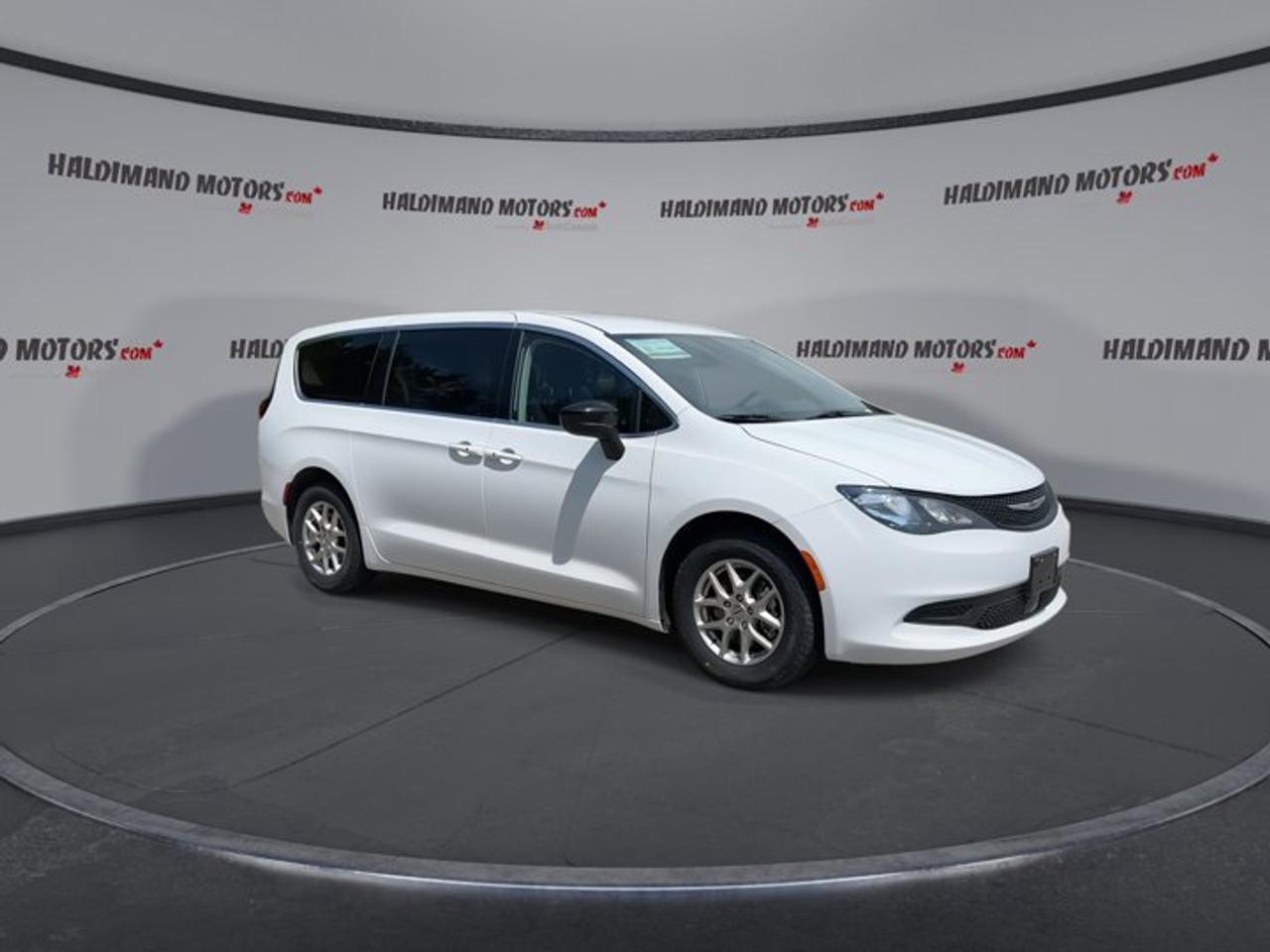 2024 Dodge Grand Caravan SXT 2WD | No Accidents | Heated Steering Photo