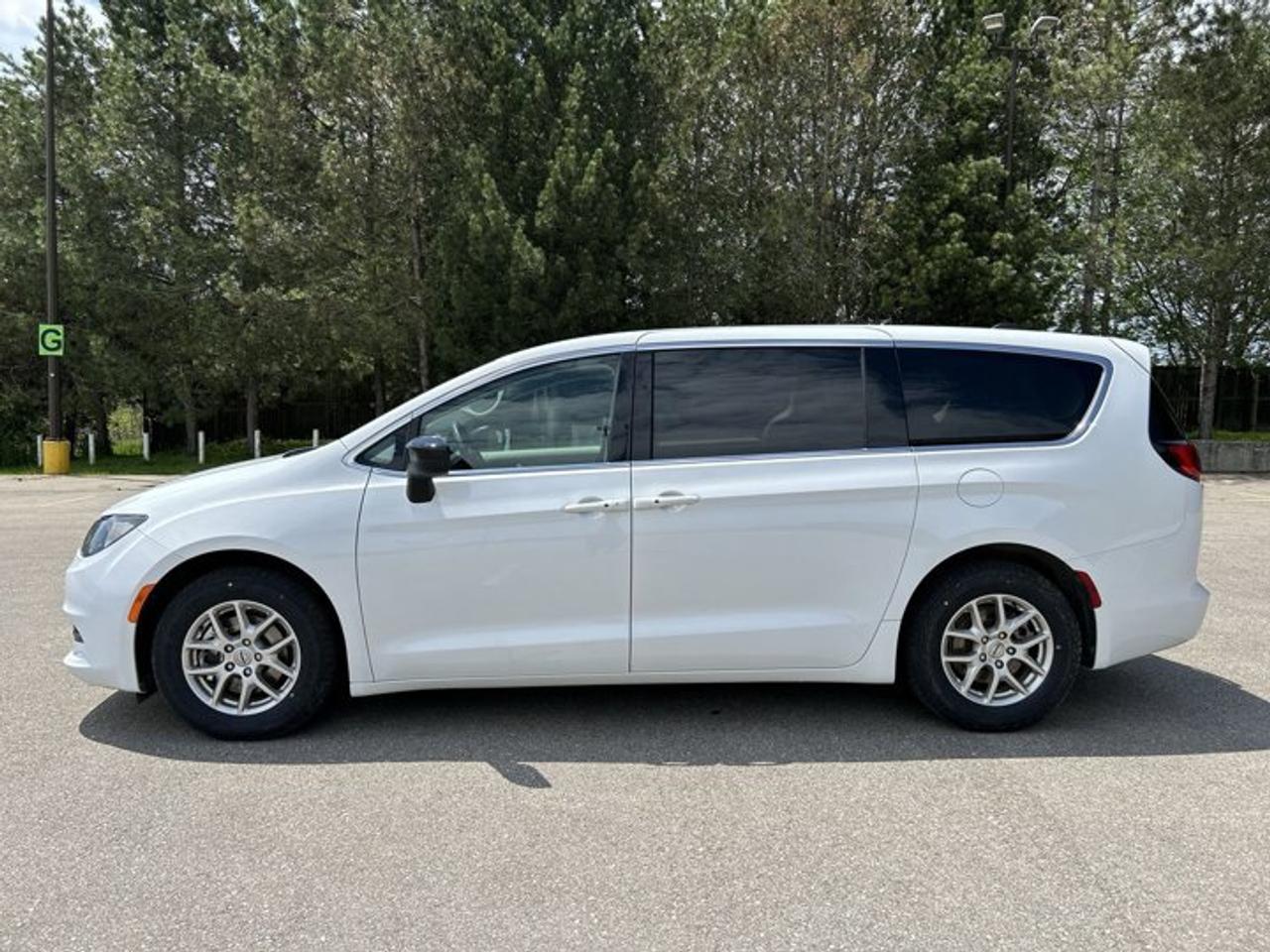 2024 Dodge Grand Caravan SXT 2WD | No Accidents | Heated Steering Photo