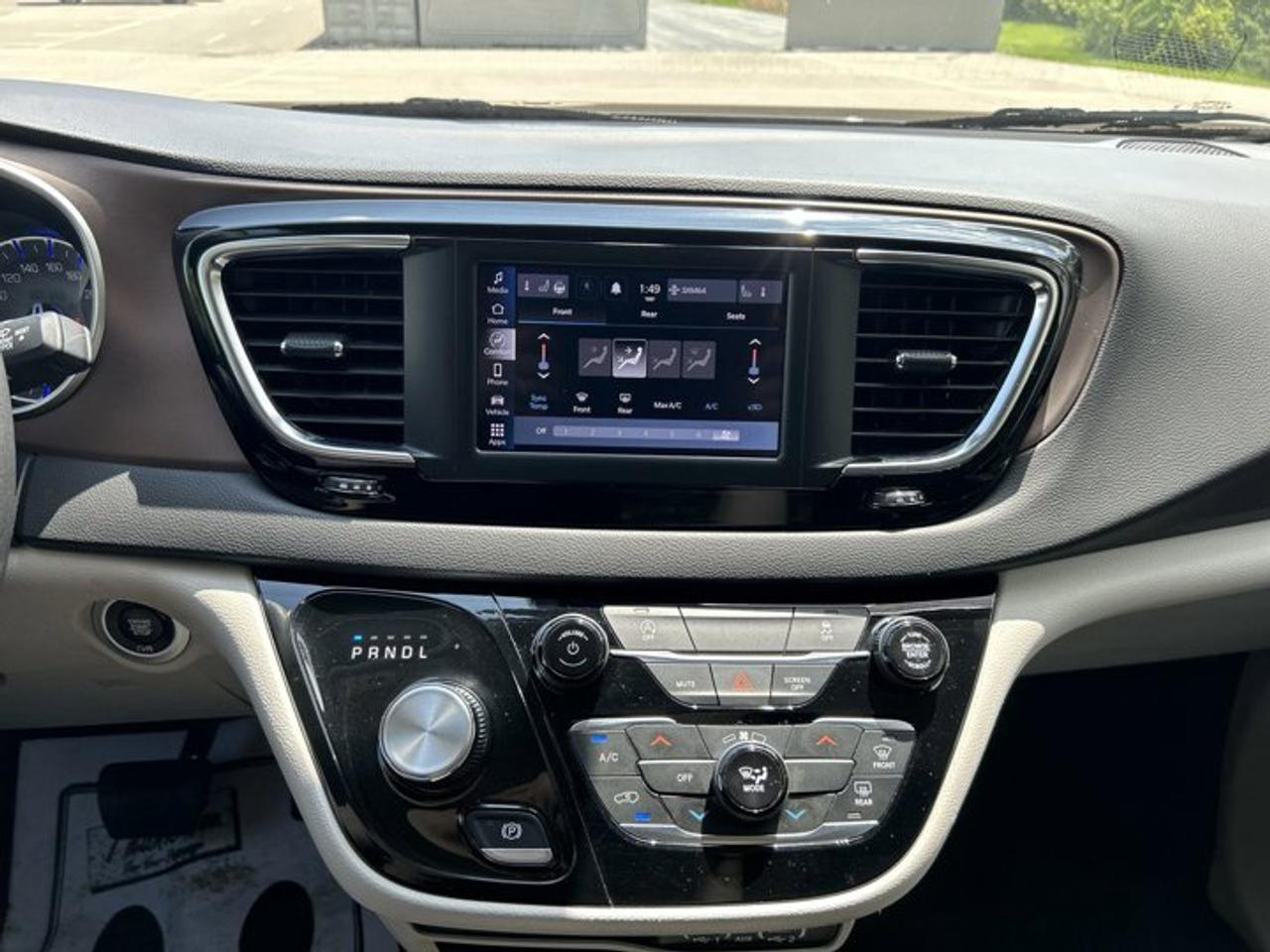 2024 Dodge Grand Caravan SXT 2WD | No Accidents | Heated Steering Photo