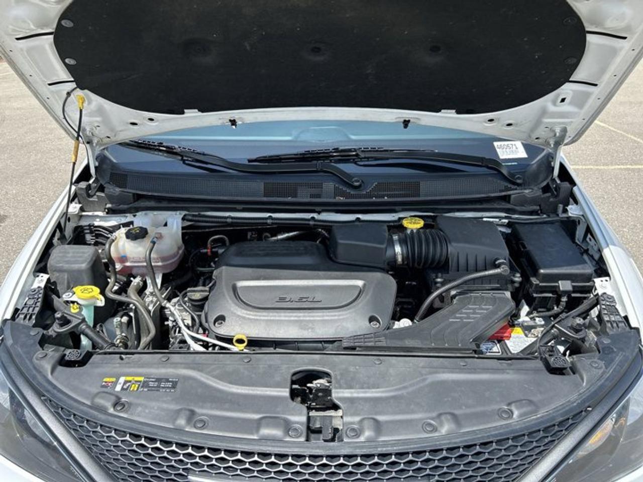 2024 Dodge Grand Caravan SXT 2WD | No Accidents | Heated Steering Photo