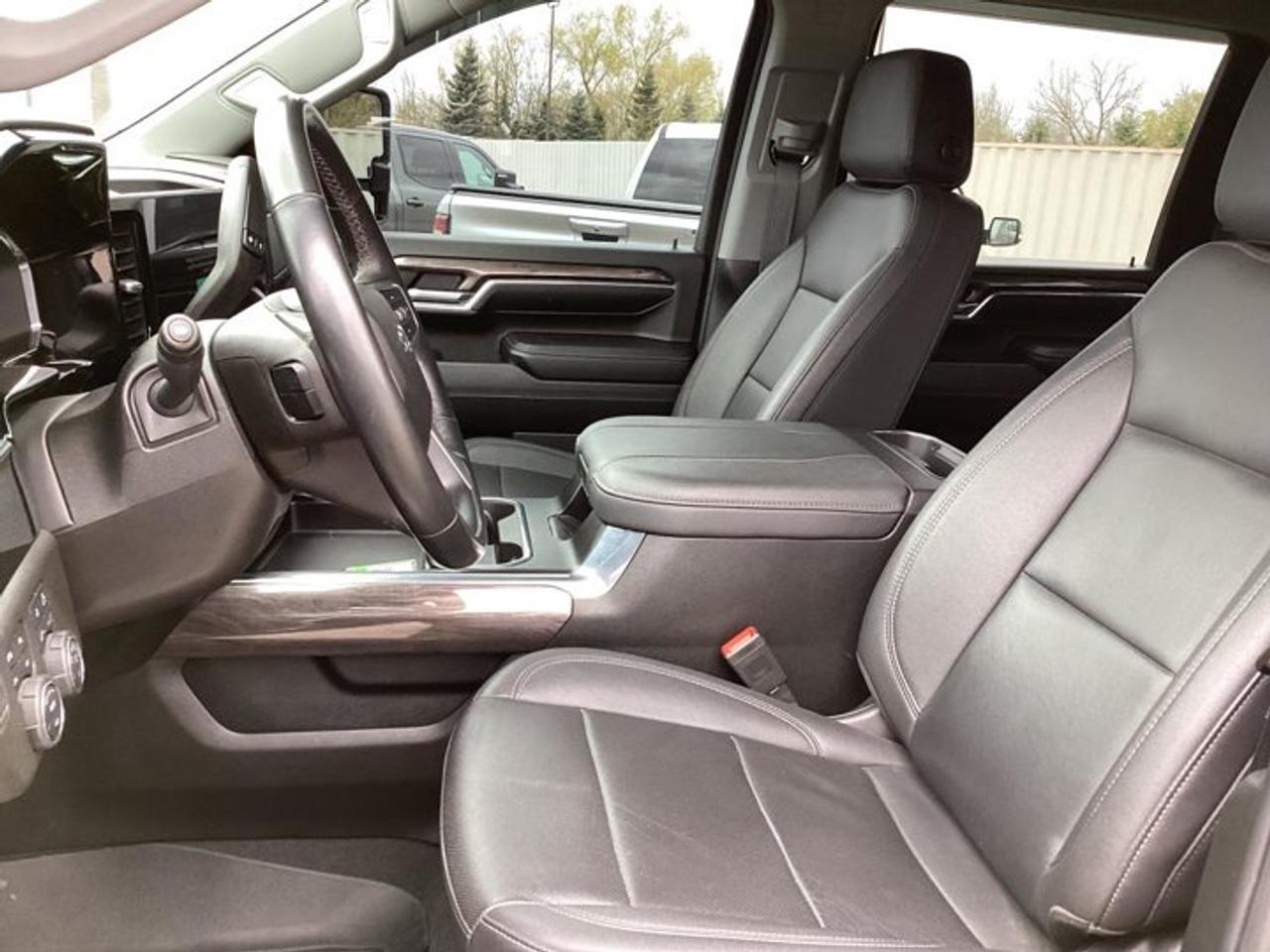 2024 Chevrolet Silverado 2500 HD LTZ Crew Cab 6.5' Box 4WD | No Accidents | Leather Seats Photo