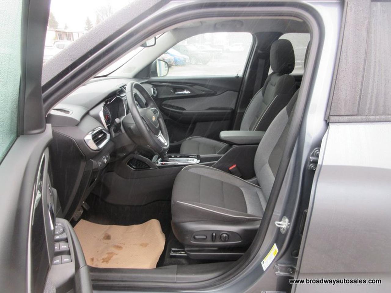 2022 Chevrolet TrailBlazer ALL-WHEEL DRIVE LT-MODEL 5 PASSENGER 1.3L - DOHC.. HEATED SEATS & WHEEL.. PANORAMIC SUNROOF.. POWER TAILGATE.. BACK-UP CAMERA.. Photo