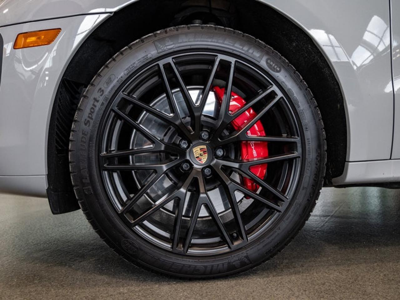 2023 Porsche Macan GTS Photo