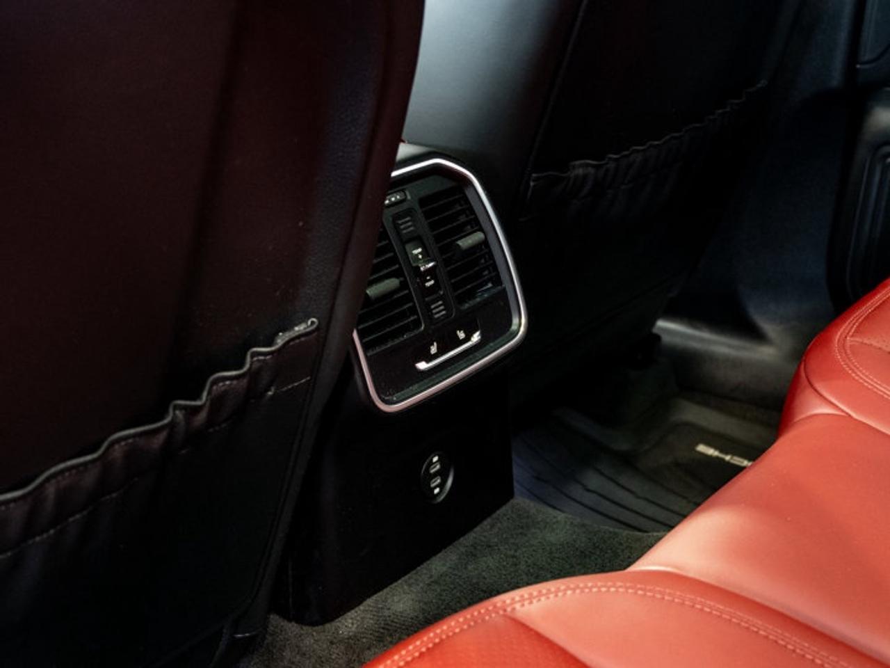 2023 Porsche Macan GTS Photo