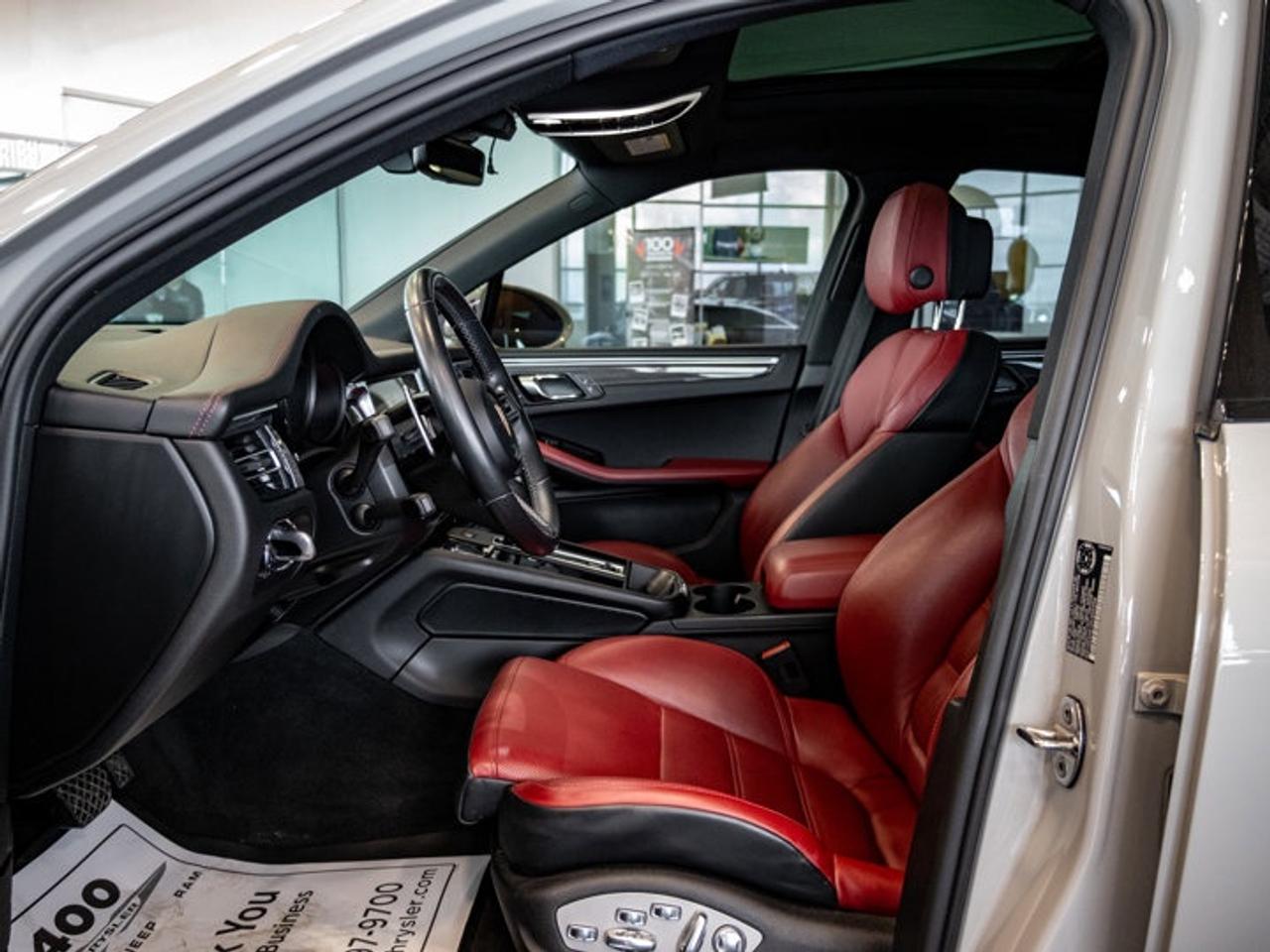 2023 Porsche Macan GTS Photo