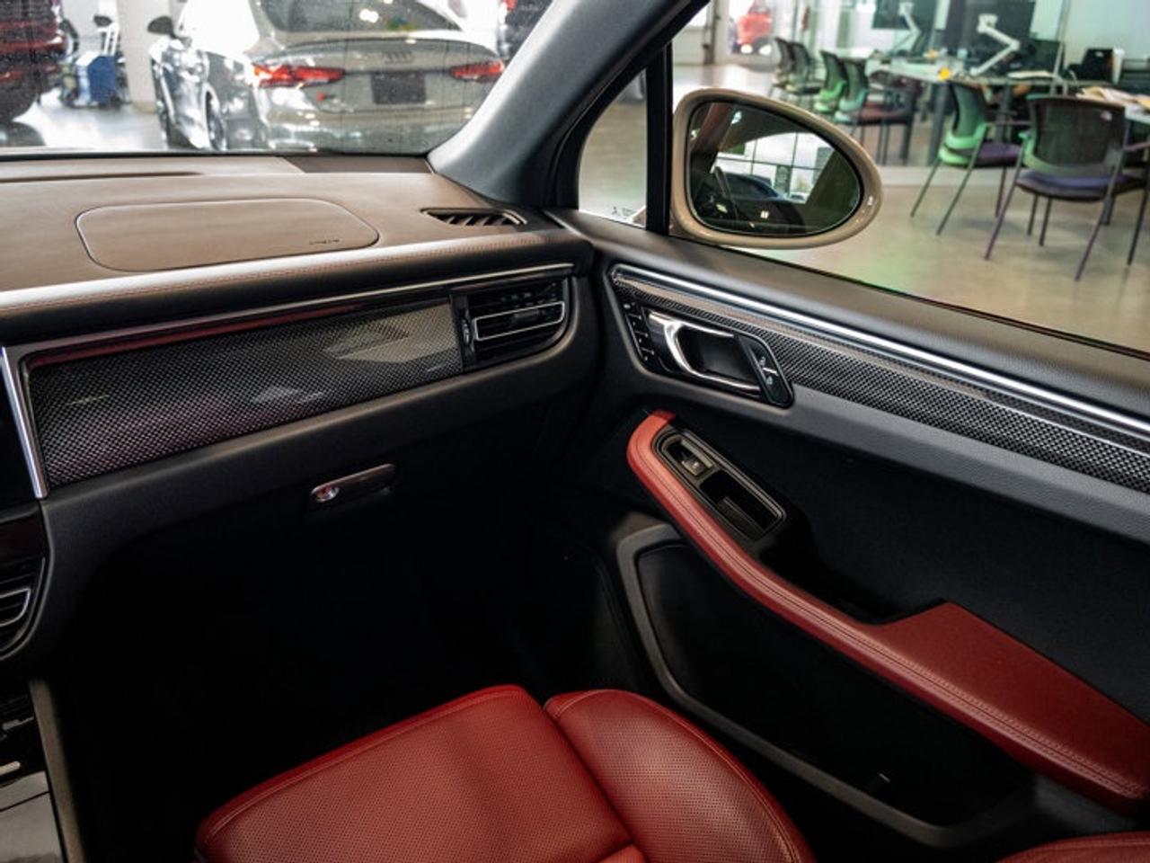 2023 Porsche Macan GTS Photo