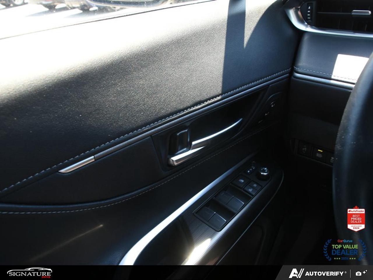 2021 Toyota Venza XLE AWD No Accident Sunroof Navigation Leather Photo