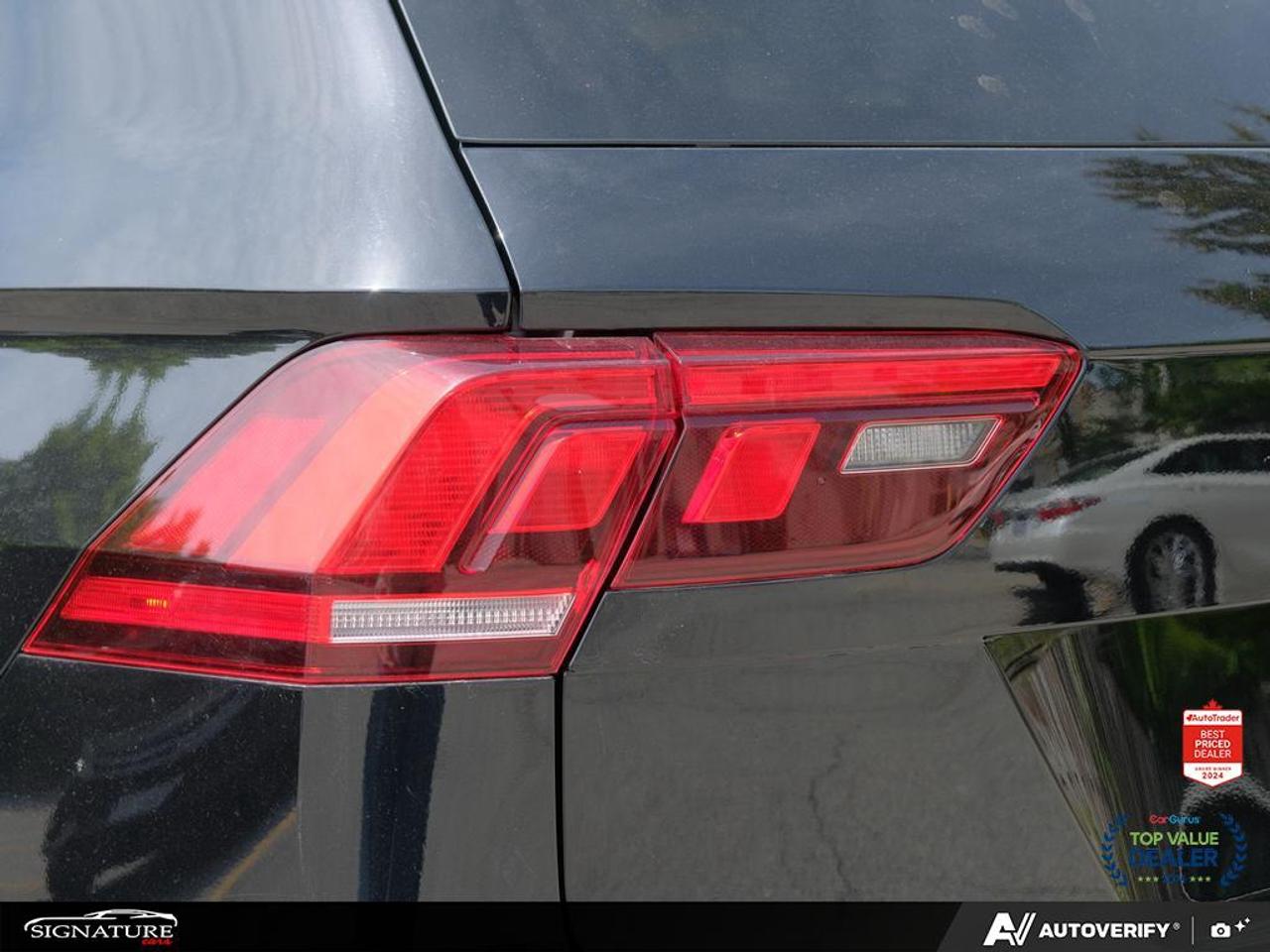 2022 Volkswagen Tiguan Highline R-Line No Accident Fender Panoroof Leathe Photo
