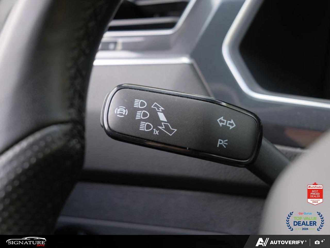 2022 Volkswagen Tiguan Highline R-Line No Accident Fender Panoroof Leathe Photo