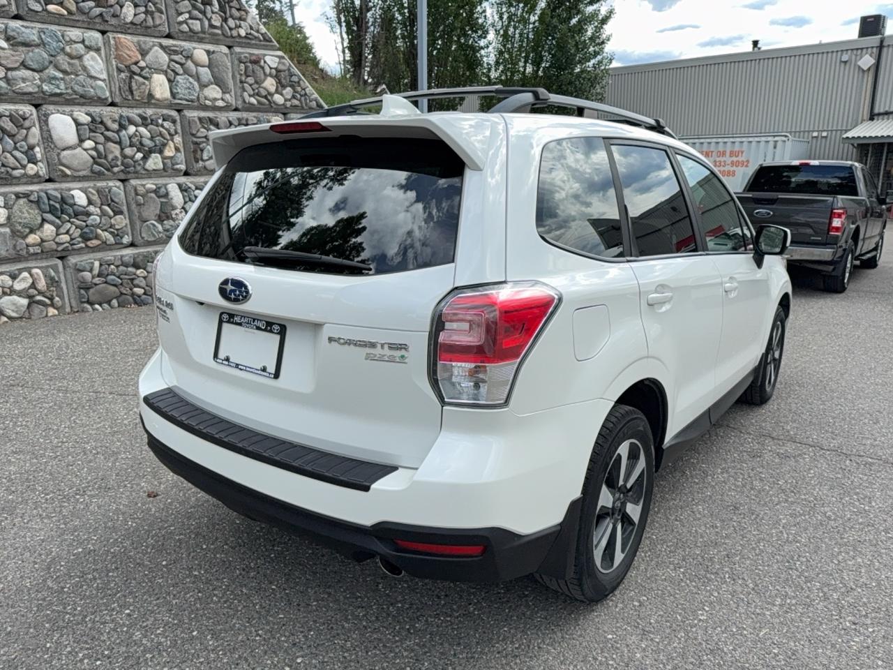 2017 Subaru Forester Limited Photo
