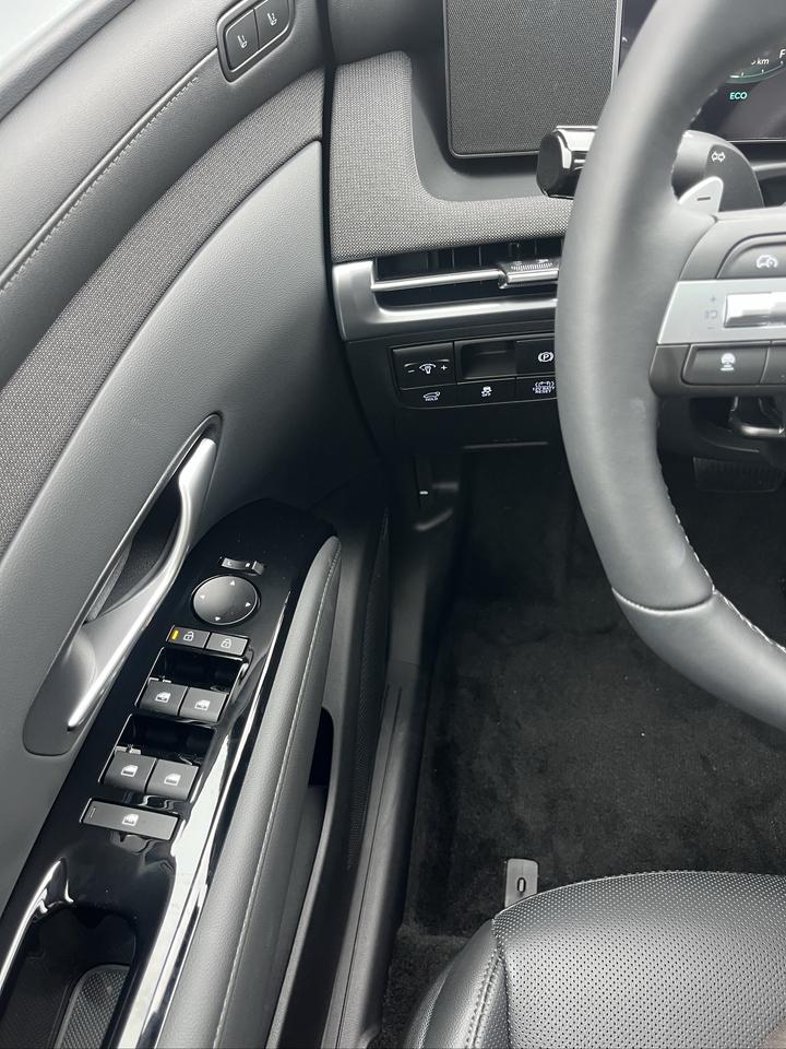2026 Hyundai Tucson ULTIMATE HEV Photo