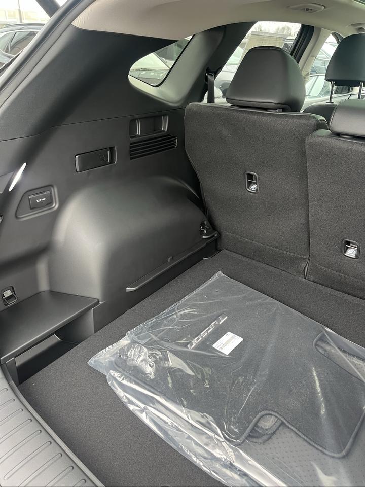 2026 Hyundai Tucson ULTIMATE HEV Photo