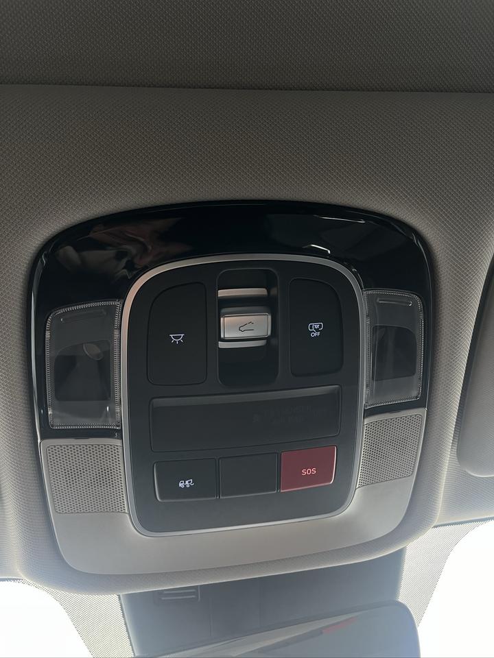 2026 Hyundai Tucson ULTIMATE HEV Photo