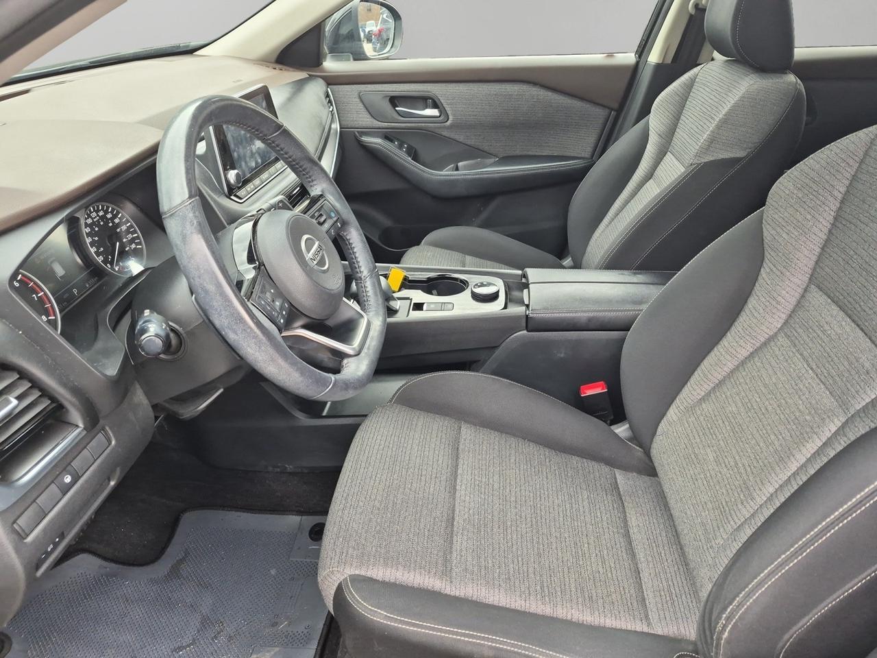 2021 Nissan Rogue SV Photo