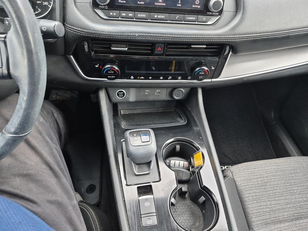 2021 Nissan Rogue SV Photo