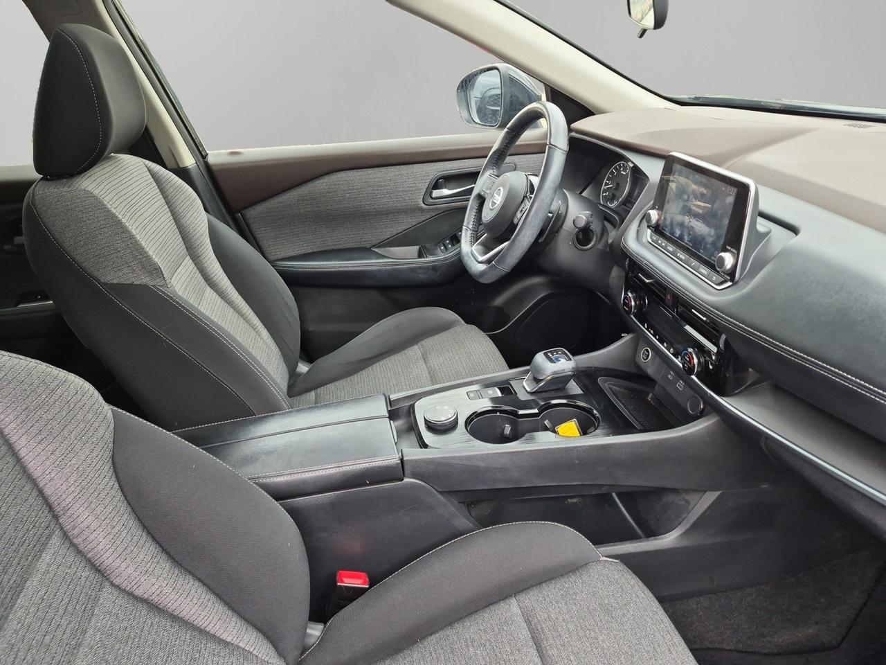 2021 Nissan Rogue SV Photo