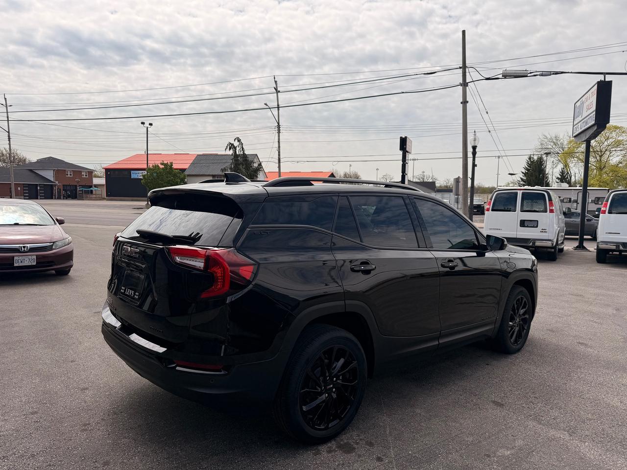 2024 GMC Terrain SLT Photo