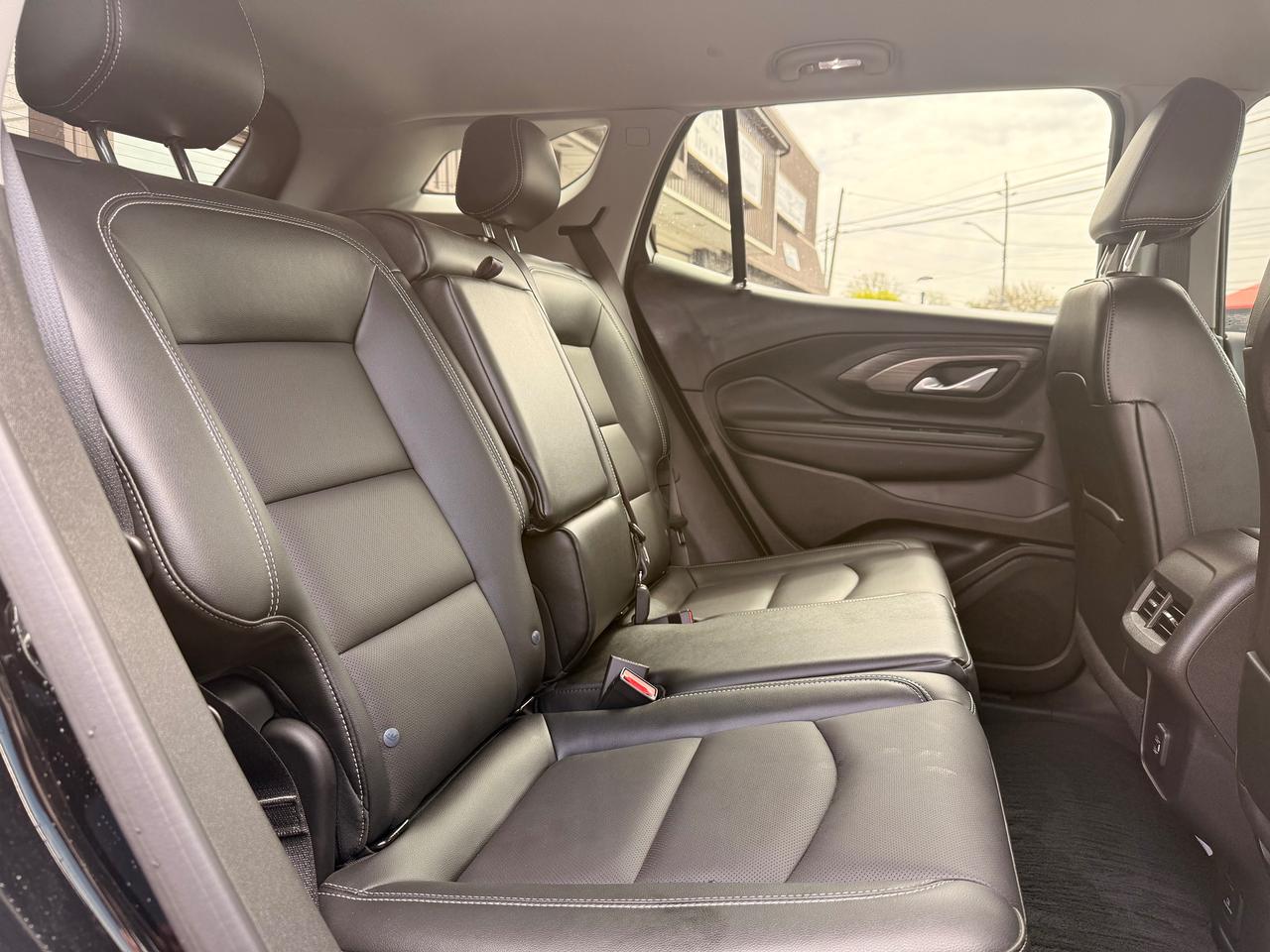 2024 GMC Terrain SLT Photo