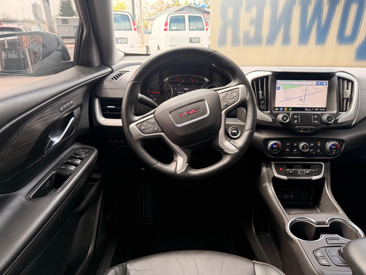 2024 GMC Terrain SLT Photo