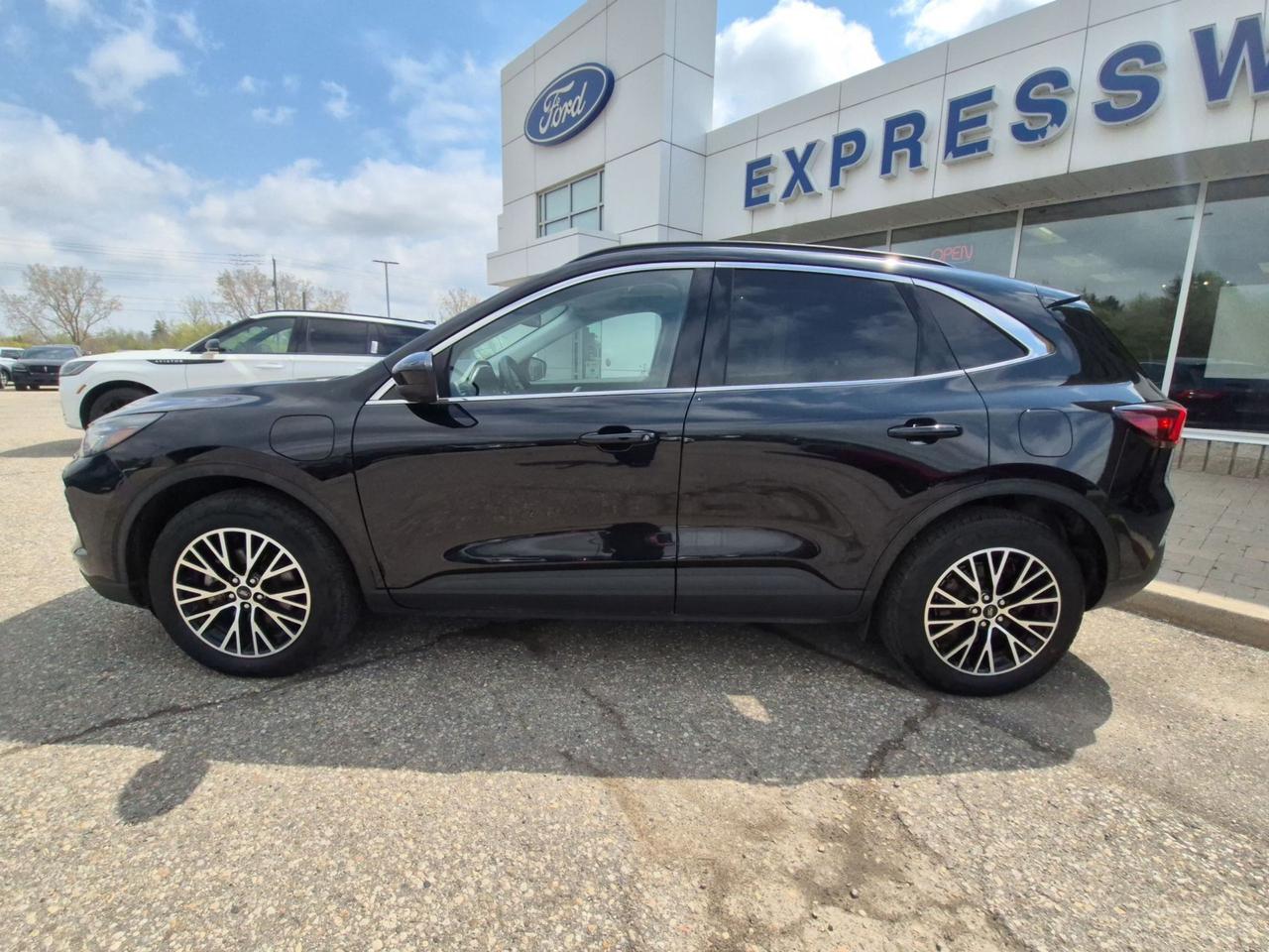 2025 Ford Escape PLUG-IN-HYBRID! PANO ROOF! HEADS-UP DISPLAY! Photo