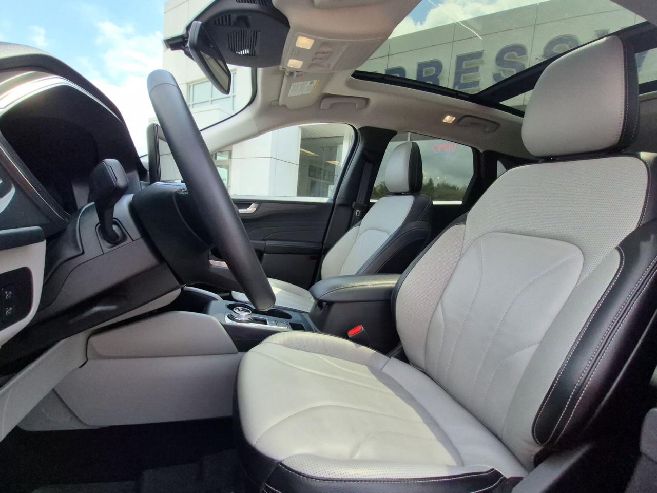 2025 Ford Escape PLUG-IN-HYBRID! PANO ROOF! HEADS-UP DISPLAY! Photo