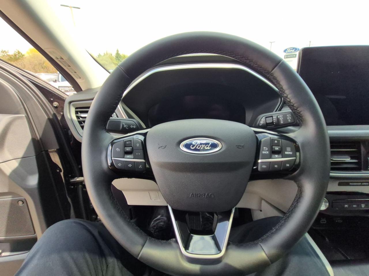 2025 Ford Escape PLUG-IN-HYBRID! PANO ROOF! HEADS-UP DISPLAY! Photo
