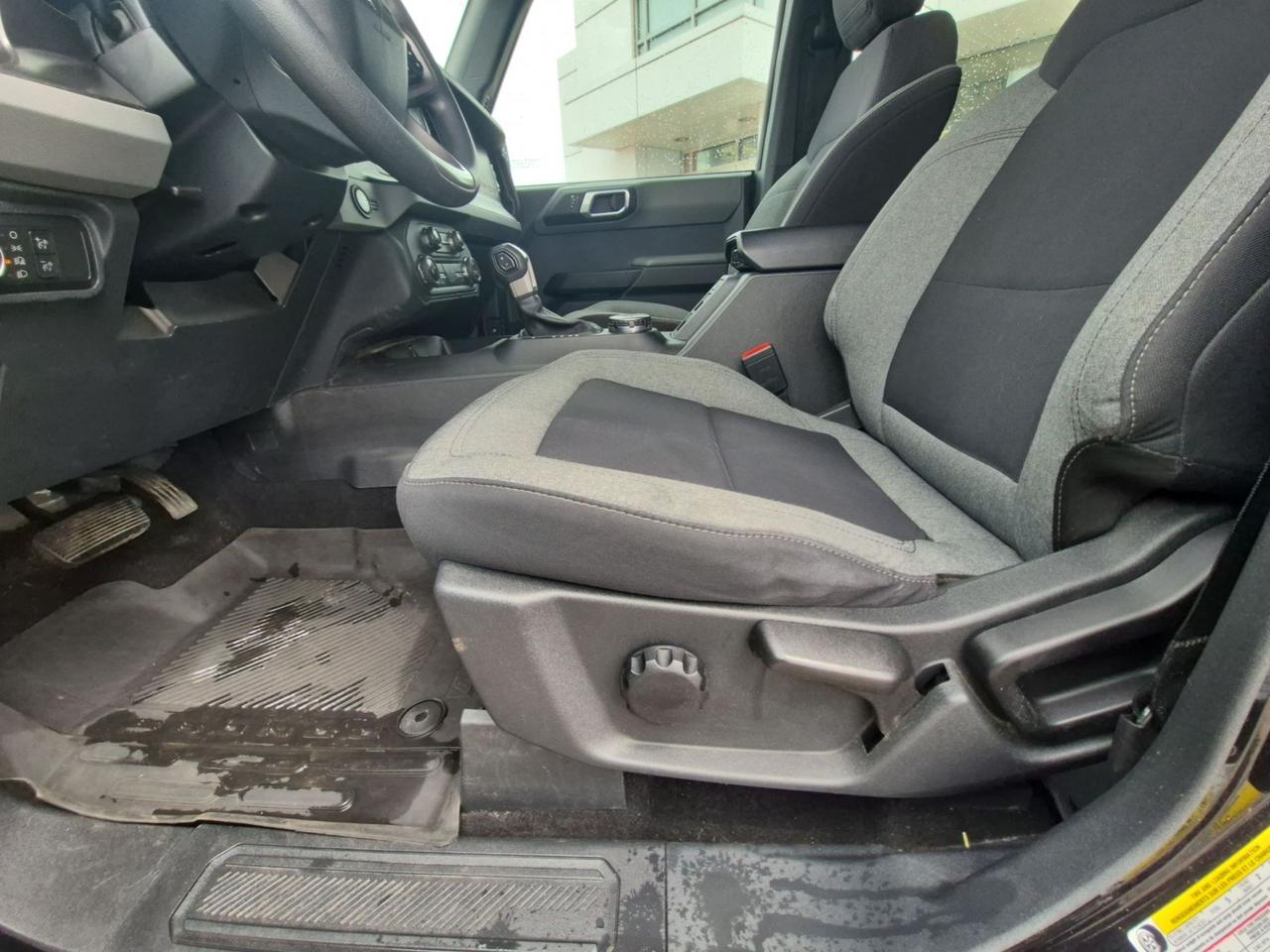 2022 Ford Bronco BASE WITH THE UPGRADED 2.7L ECOBOOST! REAR CAMERA! Photo