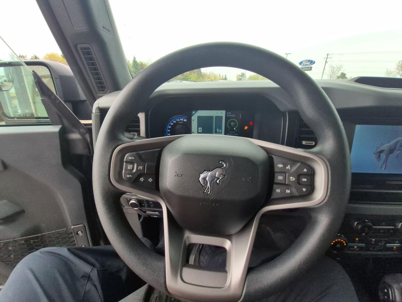 2022 Ford Bronco BASE WITH THE UPGRADED 2.7L ECOBOOST! REAR CAMERA! Photo