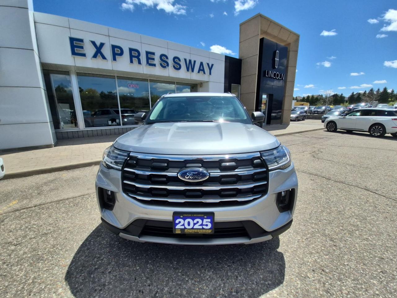 2025 Ford Explorer COMFORT PACK WITH ROOF AND 20" RIMS! REMOTE START! Photo1