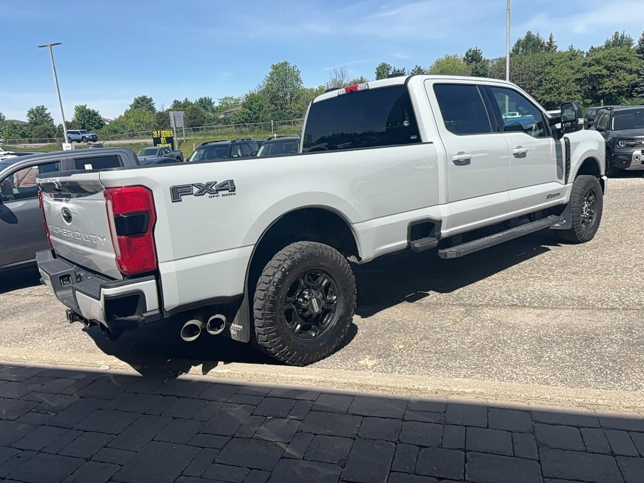 2025 Ford F-250 BLACK APPREARANCE PACK! PREMIUM PACK! DIESEL! FX4! Photo4