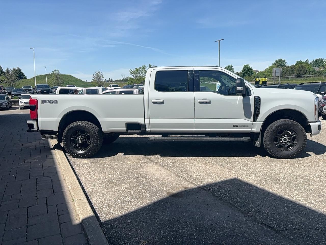 2025 Ford F-250 BLACK APPREARANCE PACK! PREMIUM PACK! DIESEL! FX4! Photo3