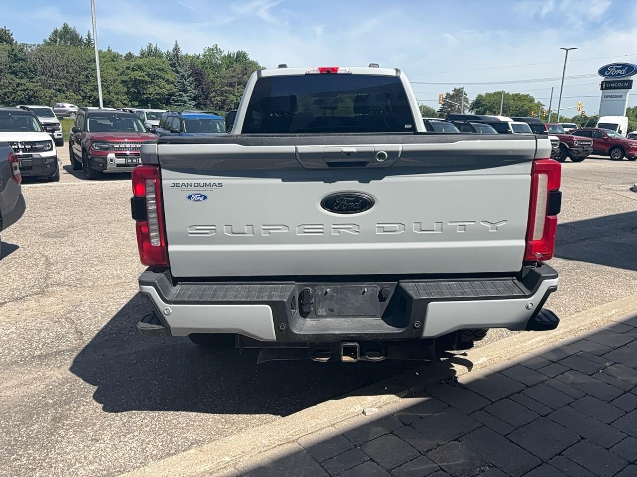 2025 Ford F-250 BLACK APPREARANCE PACK! PREMIUM PACK! DIESEL! FX4! Photo