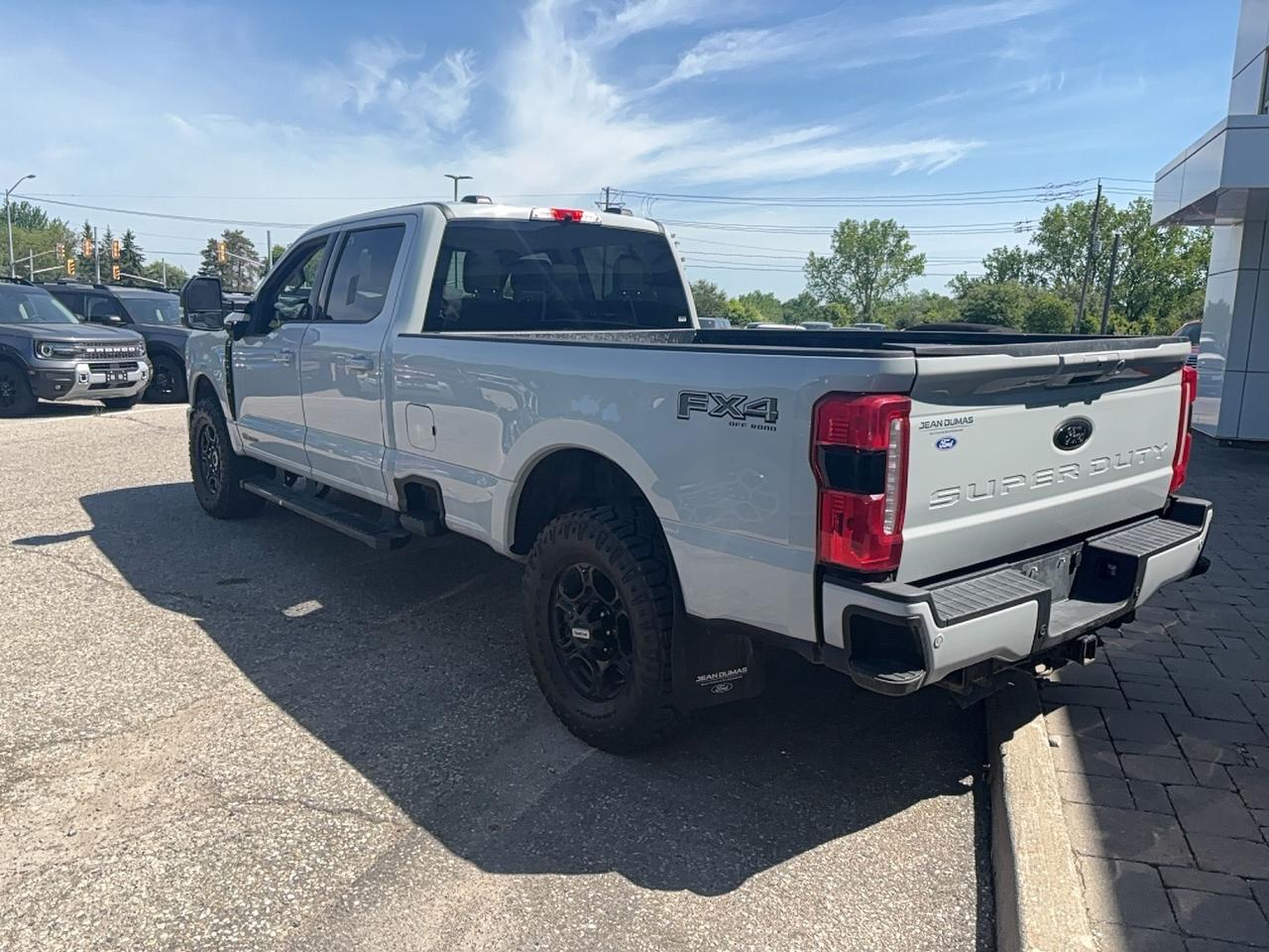 2025 Ford F-250 BLACK APPREARANCE PACK! PREMIUM PACK! DIESEL! FX4! Photo