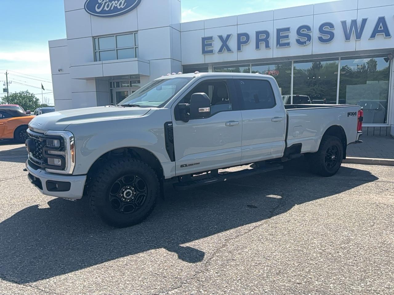 2025 Ford F-250 BLACK APPREARANCE PACK! PREMIUM PACK! DIESEL! FX4! Photo