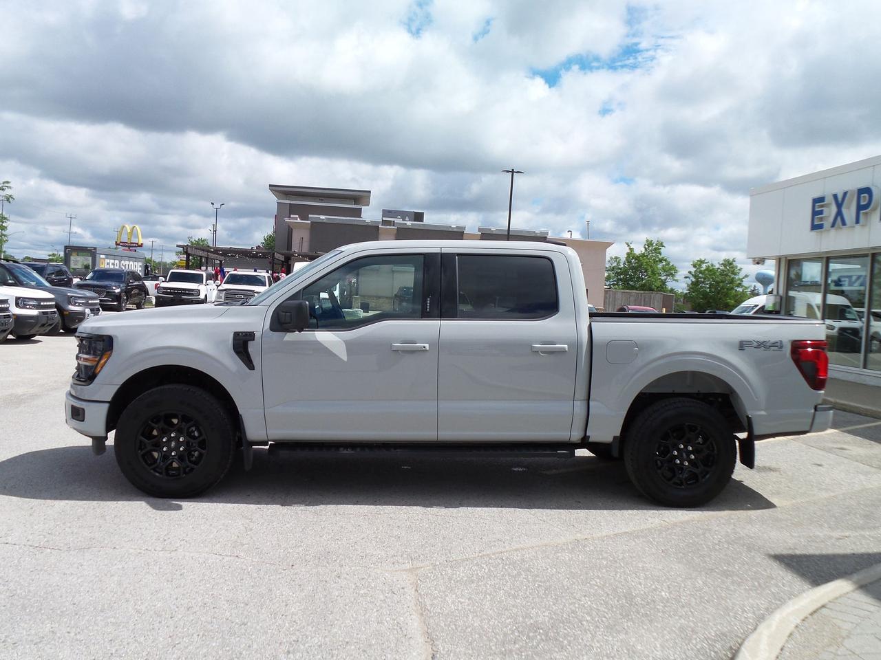 2024 Ford F-150 BLACK APPEARANCE! FX4! REAR CAMERA! AVALANCHE! Photo