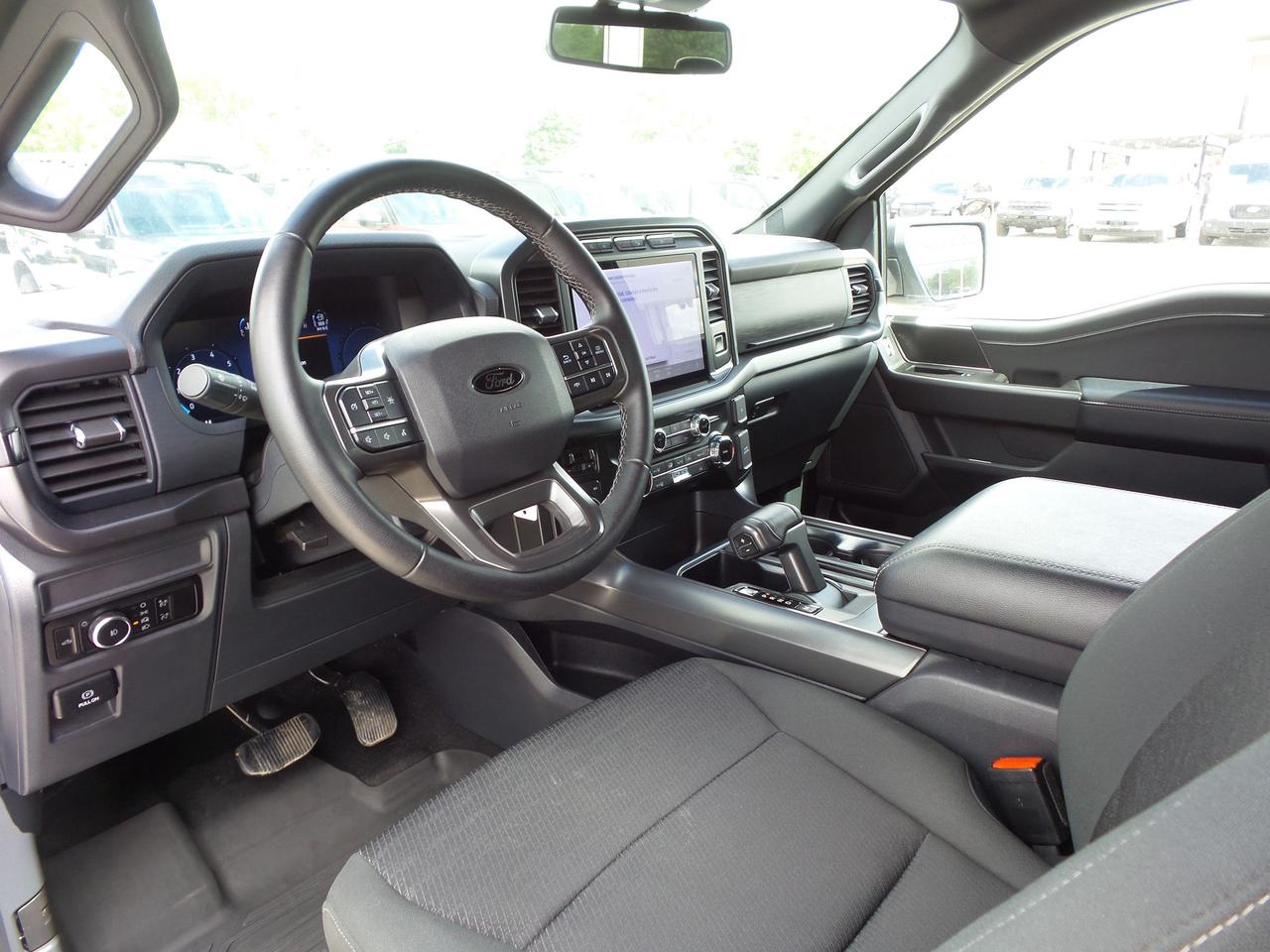 2024 Ford F-150 BLACK APPEARANCE! FX4! REAR CAMERA! AVALANCHE! Photo