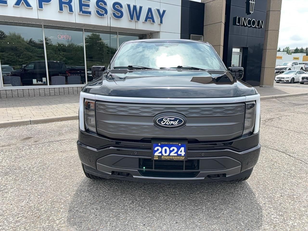2024 Ford F-150 Lightning EXTENDED RANGE! 20" RIMS, LEATHER, 360 CAMERA! Photo3