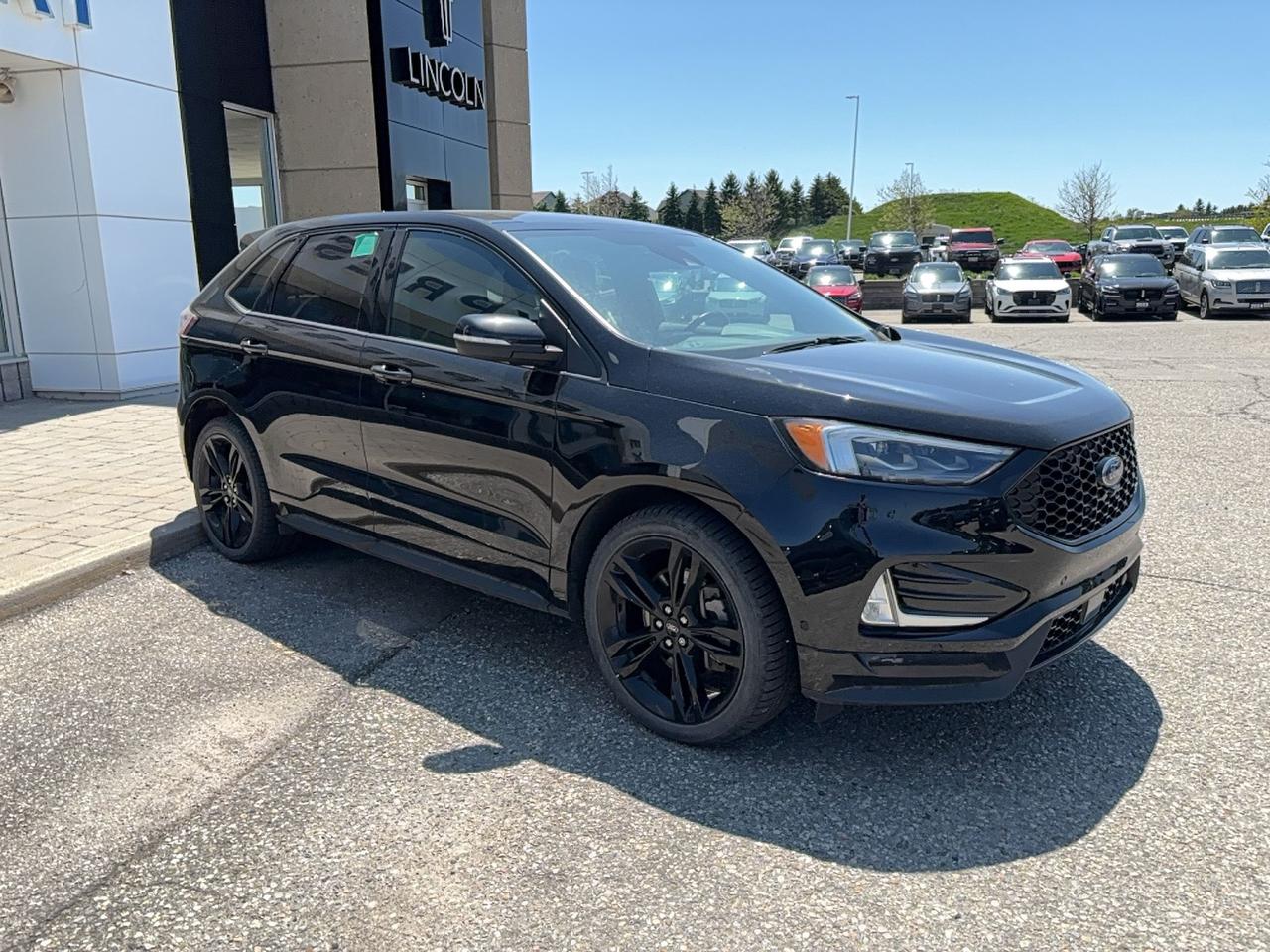 2022 Ford Edge ST, AWD, 21" RIMS, 335-HP! COLD WEATHER PACK! Photo2